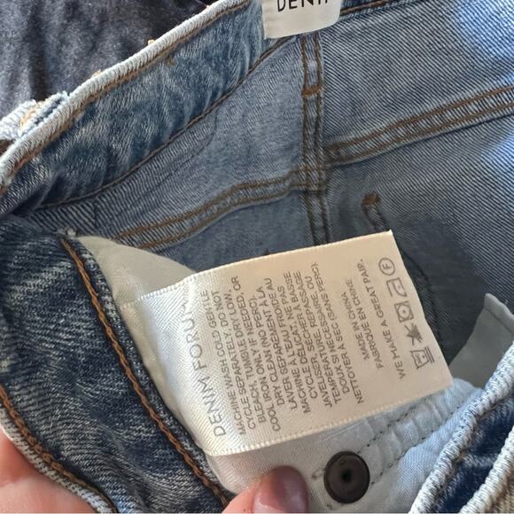 Aritzia Denim Forum The Arlo High Rise Straight Distressed Jeans - Picture 10 of 10